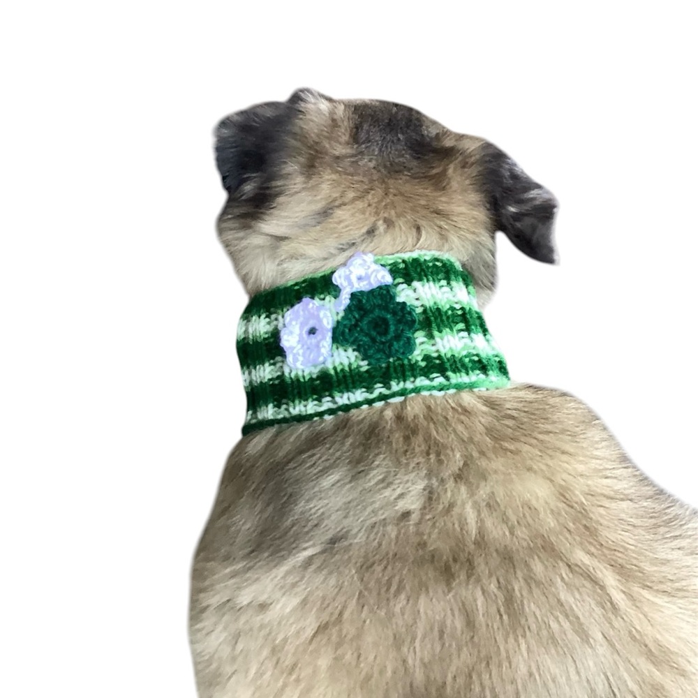Dog Collar Cover Hand Crafted Green White Holiday Knit - Picture 2 of 10